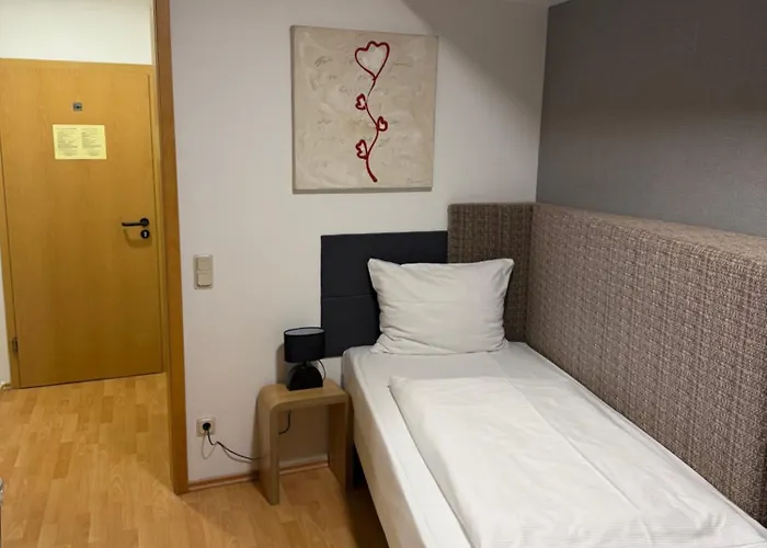 Eurocity 2* Bruchköbel